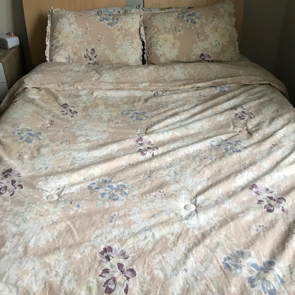 Lauren Conrad bed set